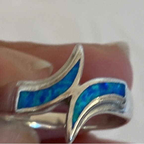 Sterling Silver & Blue Opal Ring - Picture 3 of 4